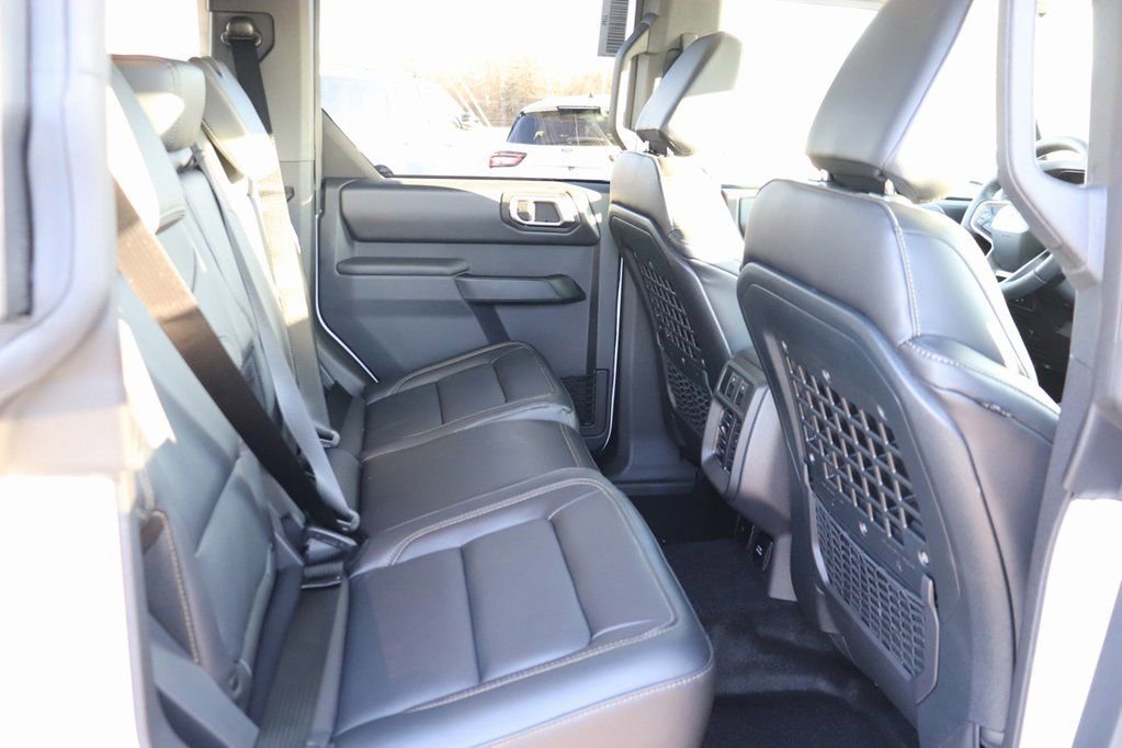 New 2025 Ford Bronco Badlands w/ Sasquatch Package image 17