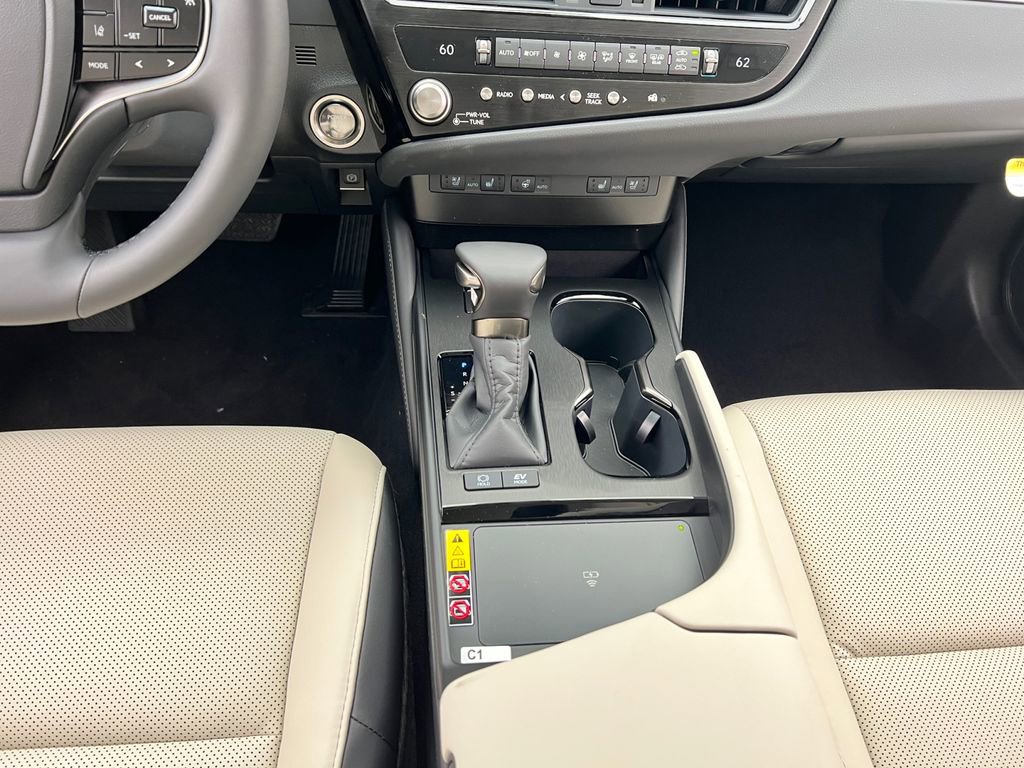 New 2025 Lexus ES 300h w/ Premium Package image 15