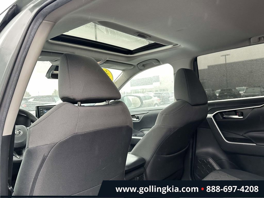 Used 2020 Toyota RAV4 XLE w/ Convenience Package AWD/4WD image 13