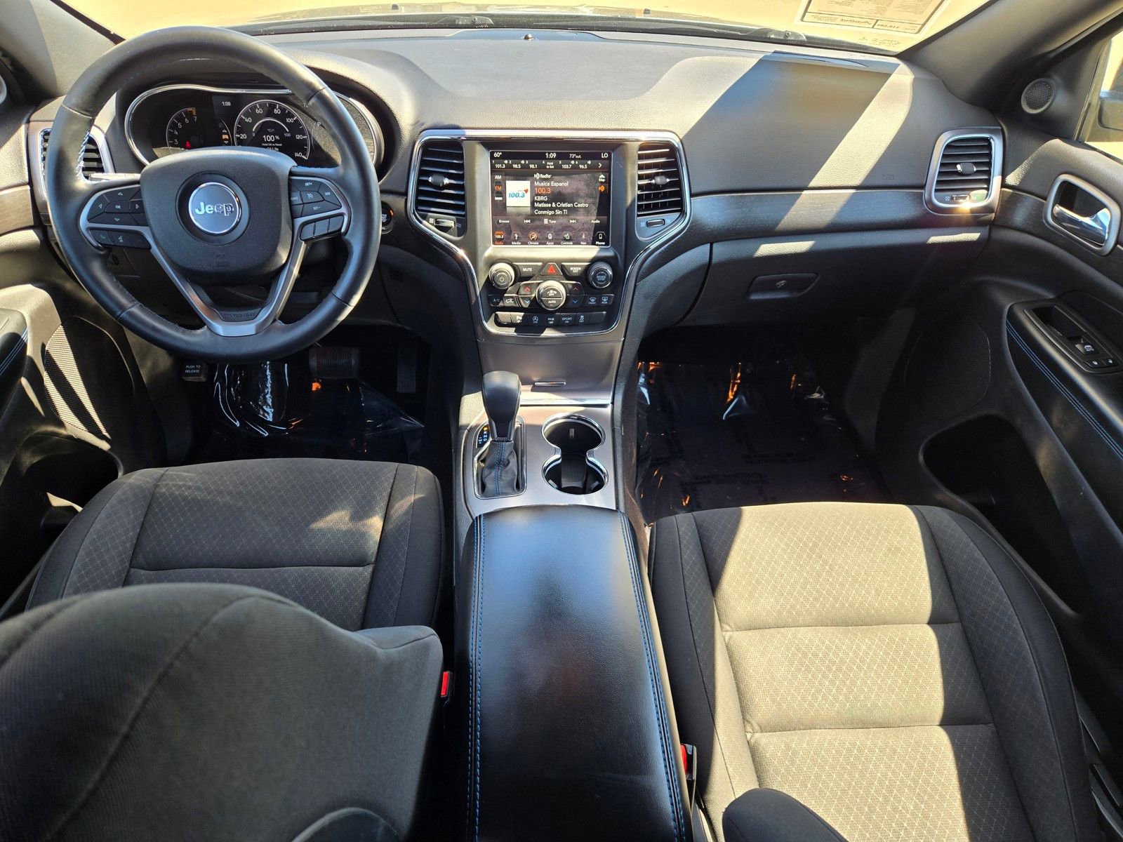 Used 2018 Jeep Grand Cherokee Laredo AWD/4WD image 13