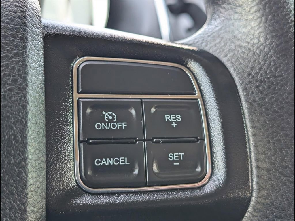 Used 2018 Dodge Grand Caravan SE FWD image 18