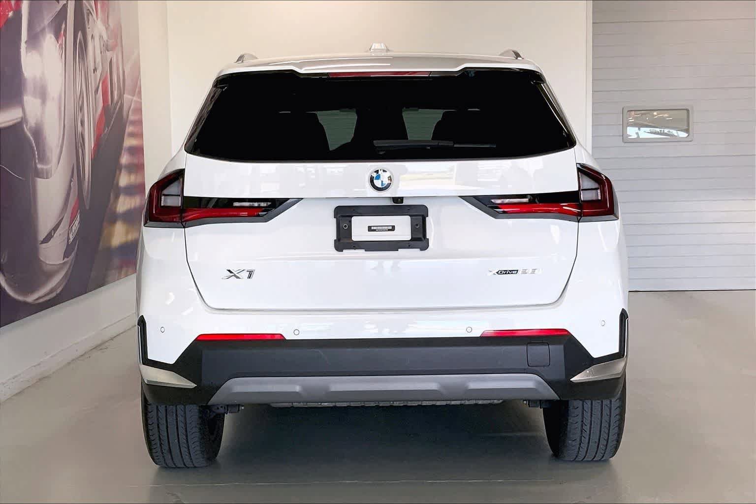 Used 2023 BMW X1 xDrive28i w/ Convenience Package AWD/4WD image 5