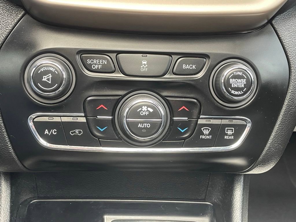 Certified 2018 Jeep Cherokee Limited w/ Trailer Tow Group AWD/4WD image 37