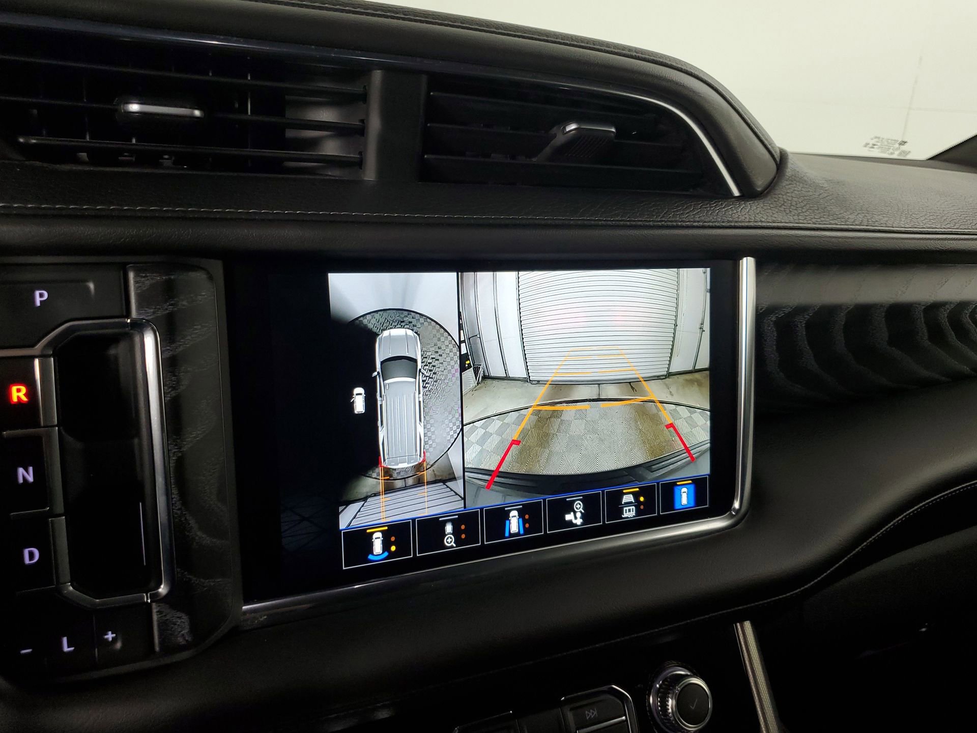 Used 2023 GMC Yukon Denali image 39