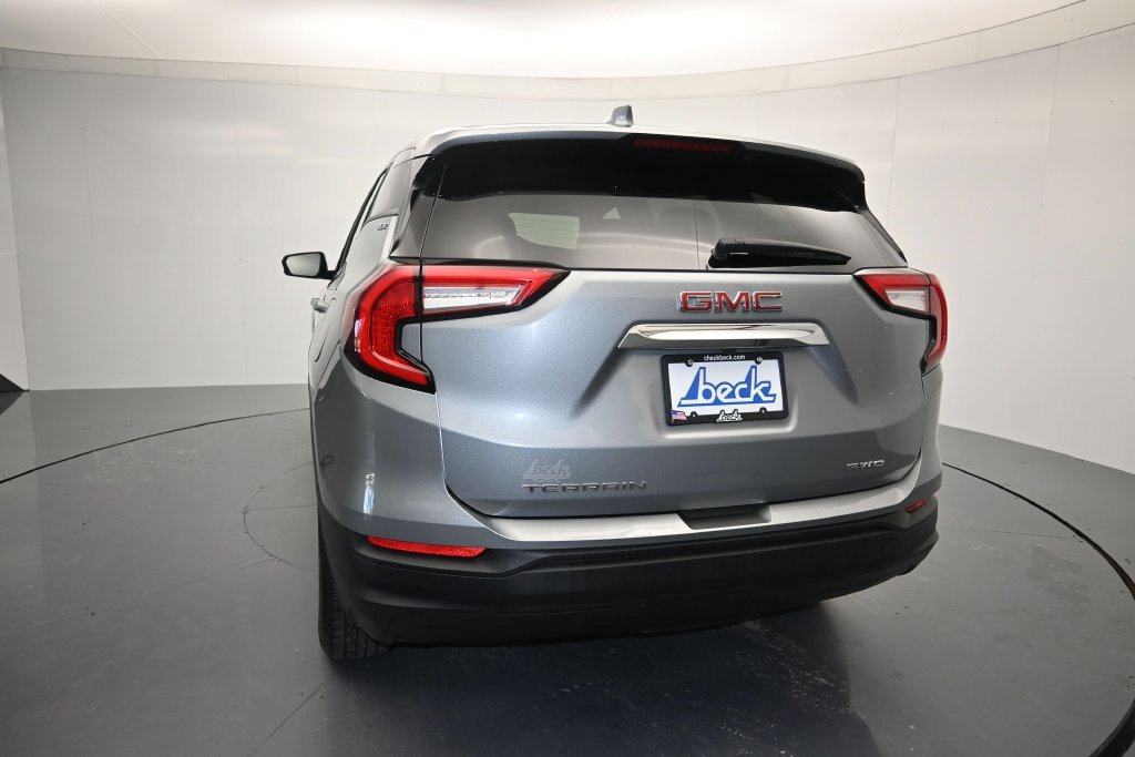 Used 2024 GMC Terrain SLE AWD/4WD image 23