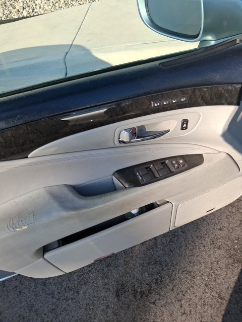 Used 2012 Lexus LS 460 L w/ Luxury Pkg RWD image 2