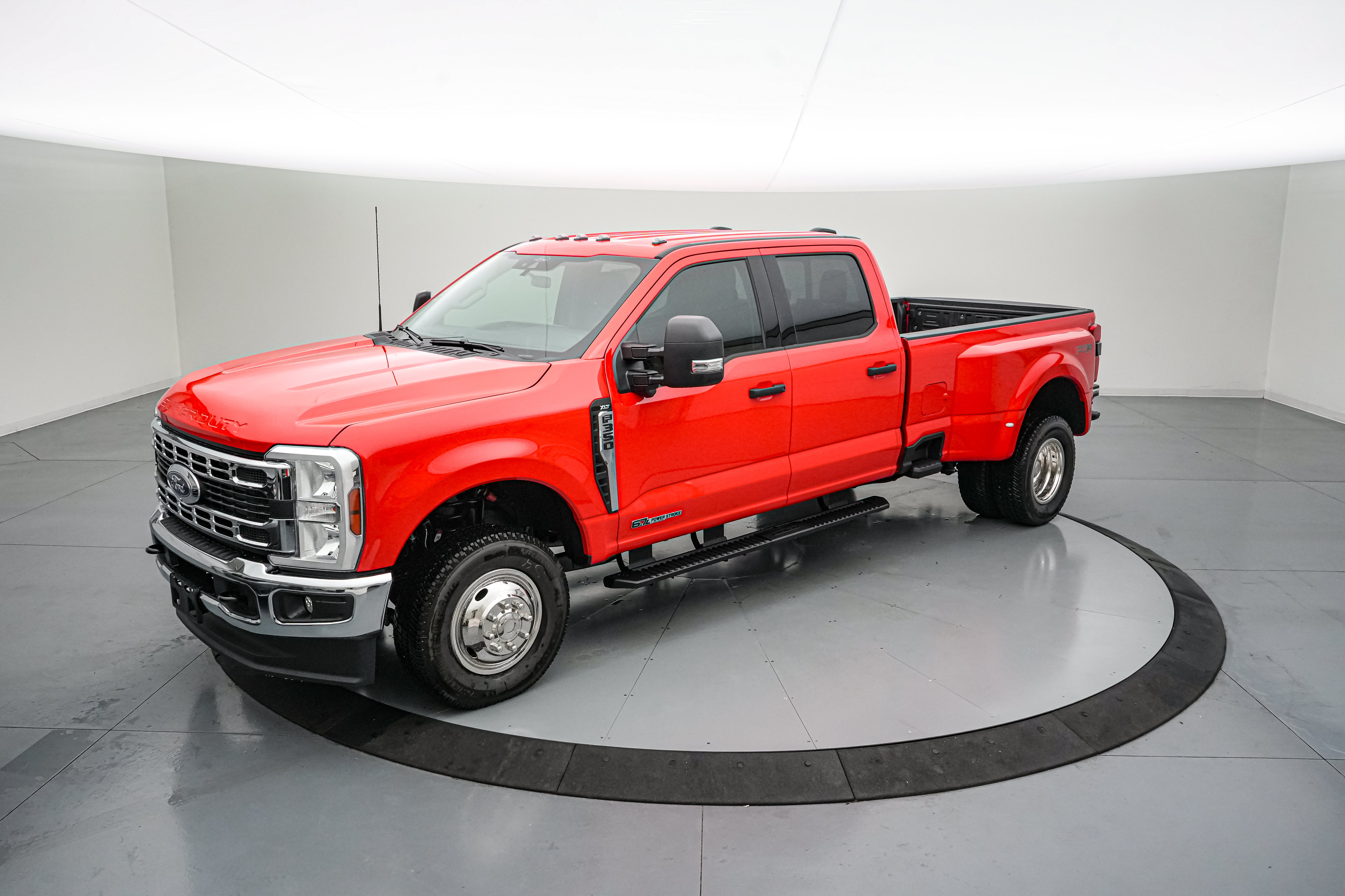 New 2026 Ford F350 XLT w/ 360-Degree Camera Package AWD/4WD image 10