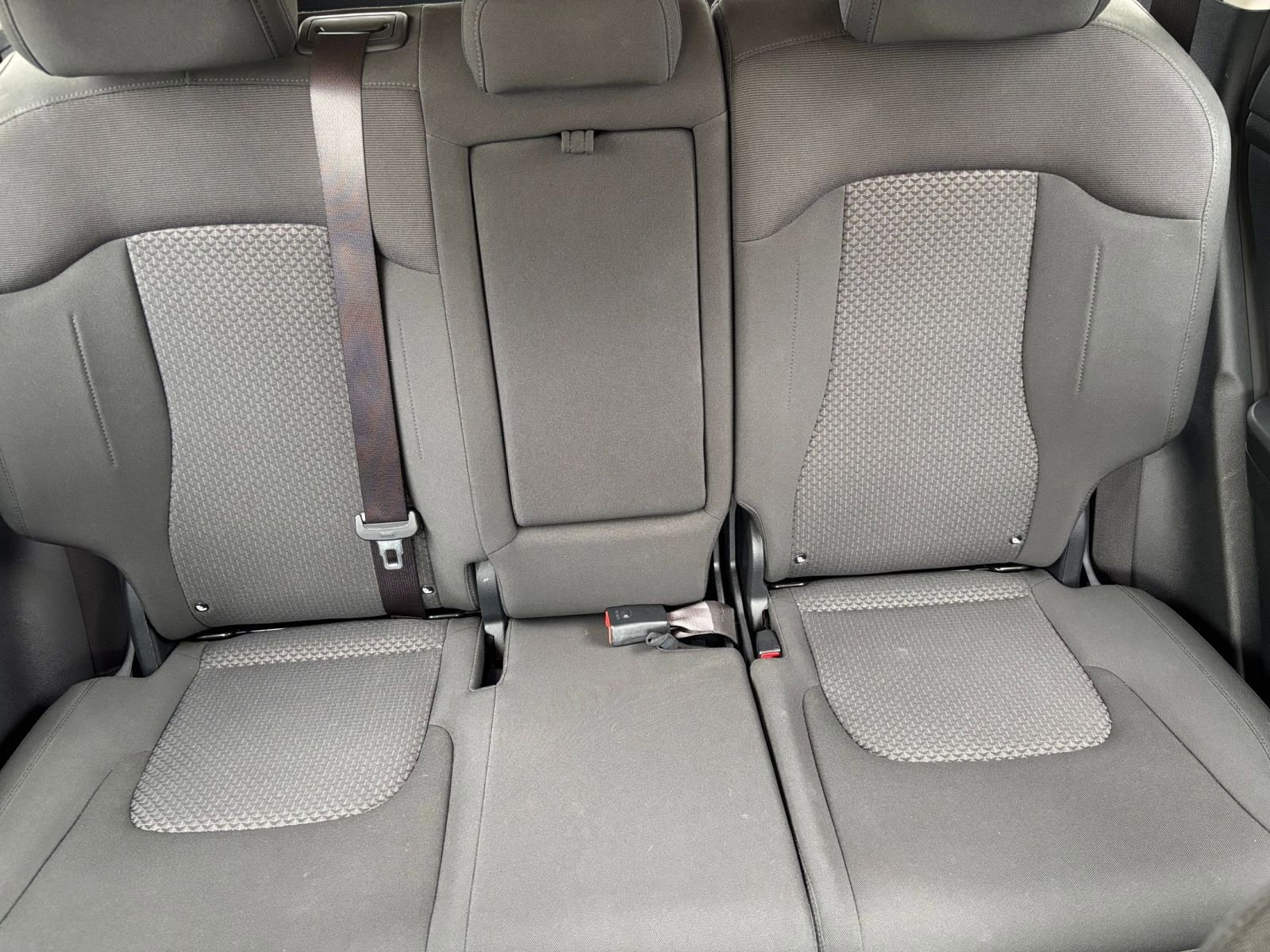 Used 2025 Kia Sportage LX FWD image 37