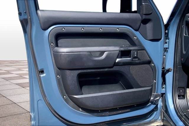 Used 2025 Land Rover Defender 110 X-Dynamic SE image 26