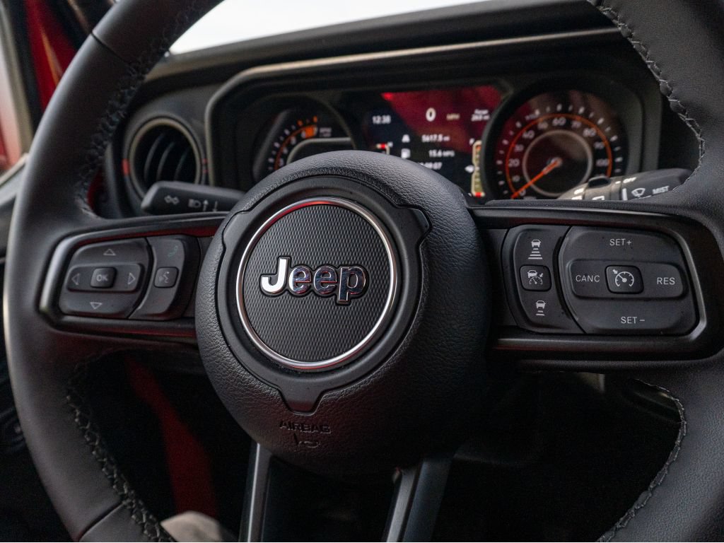 Used 2026 Jeep Wrangler Unlimited Rubicon AWD/4WD image 27