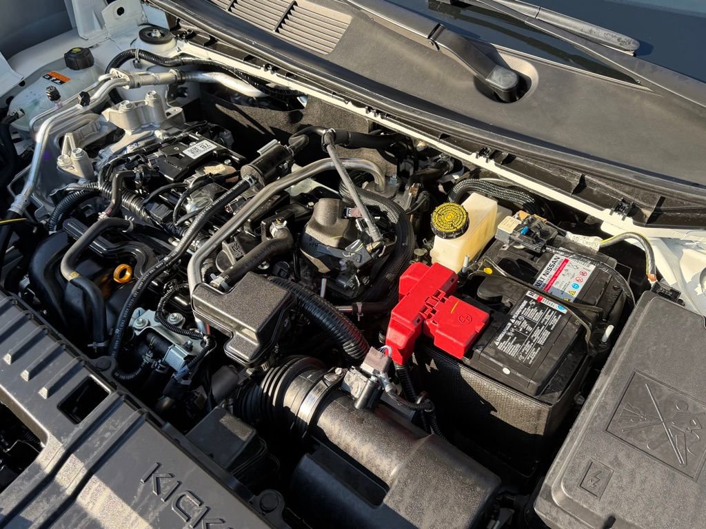 Used 2025 Nissan Kicks SR image 40