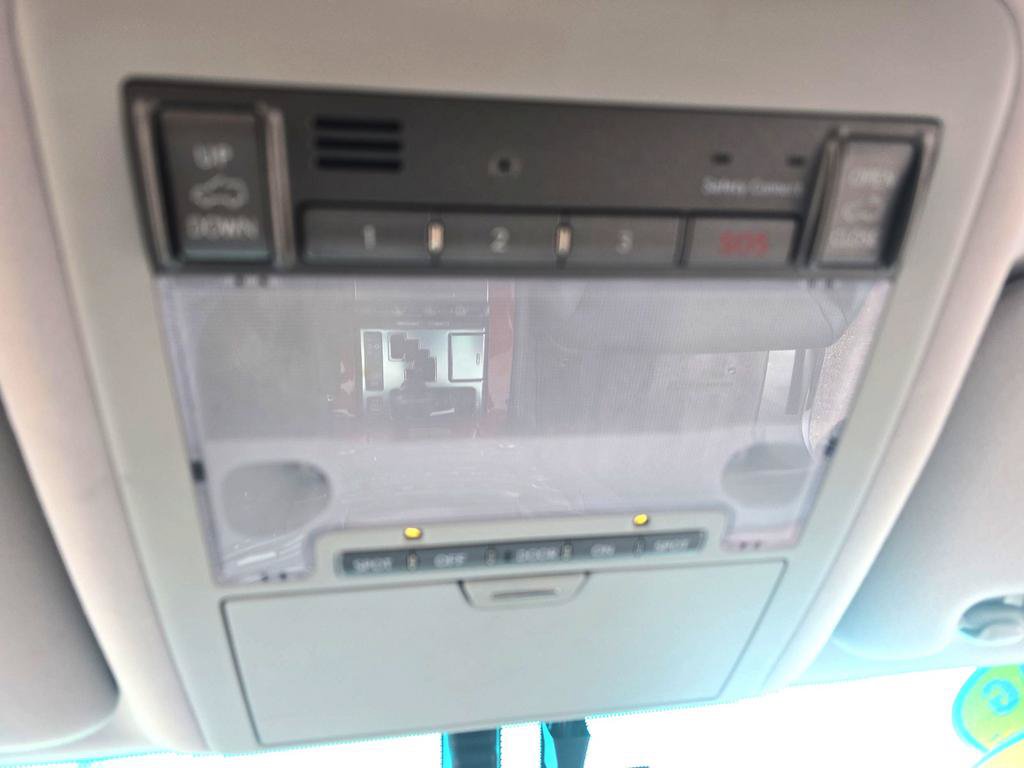 Used 2010 Lexus LX 570 4WD image 17