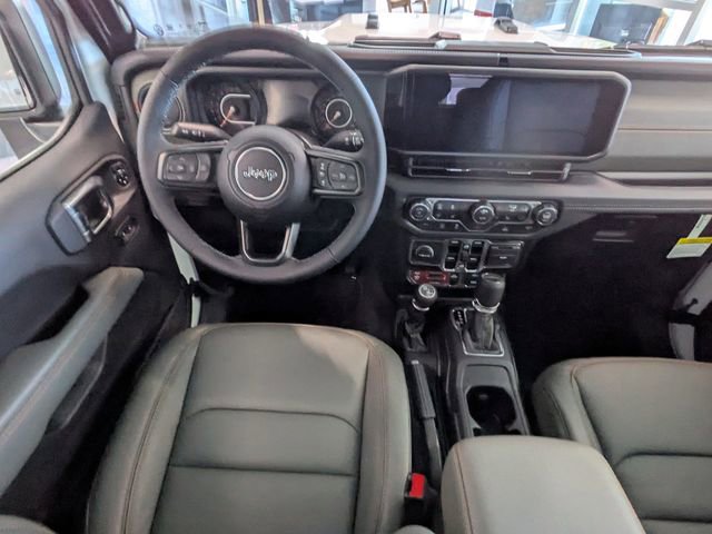 New 2026 Jeep Gladiator Mojave w/ Technology Group image 17