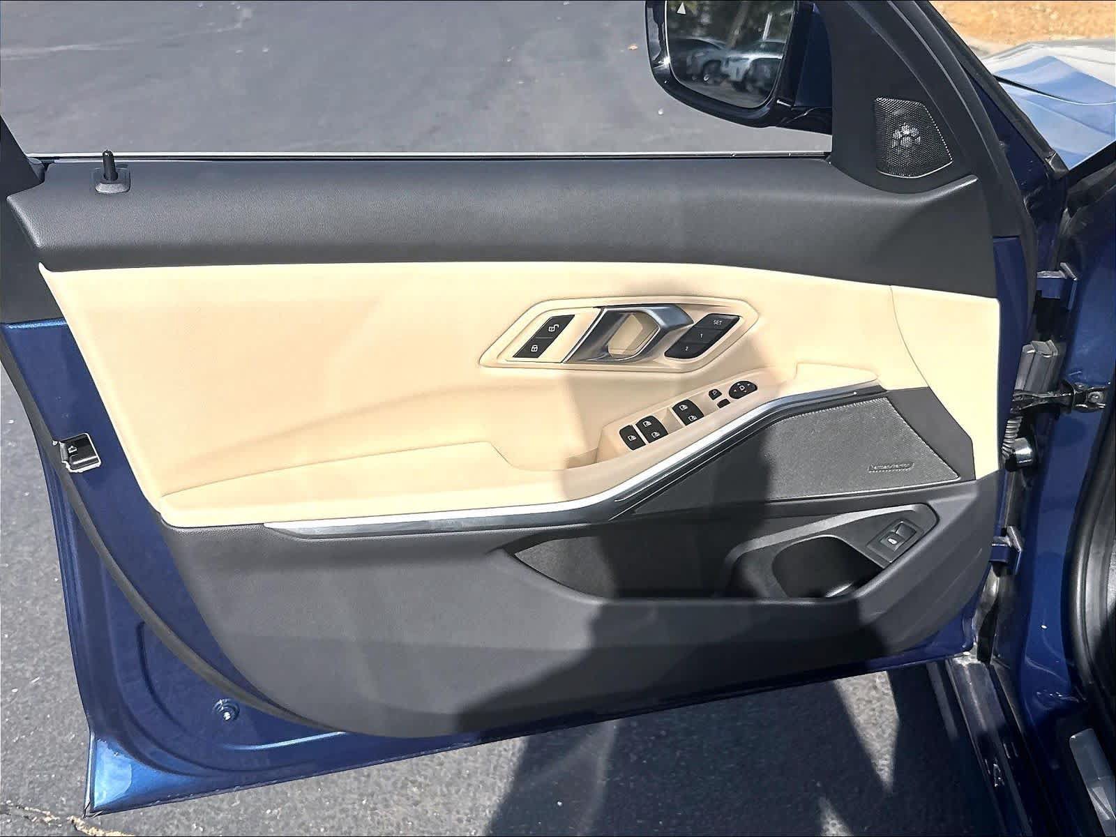 Used 2024 BMW 330i xDrive Sedan AWD/4WD image 23
