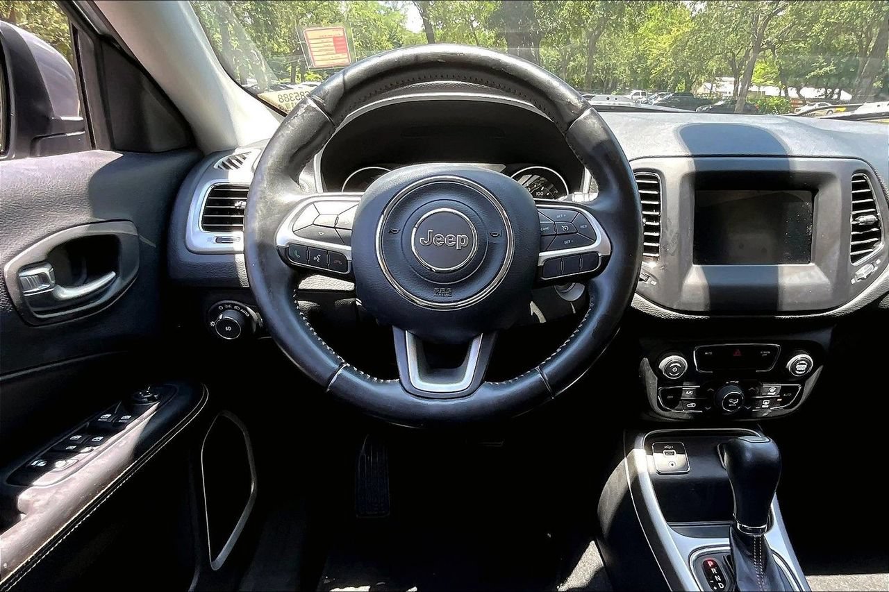 Used 2019 Jeep Compass Latitude w/ Popular Equipment Group FWD image 8