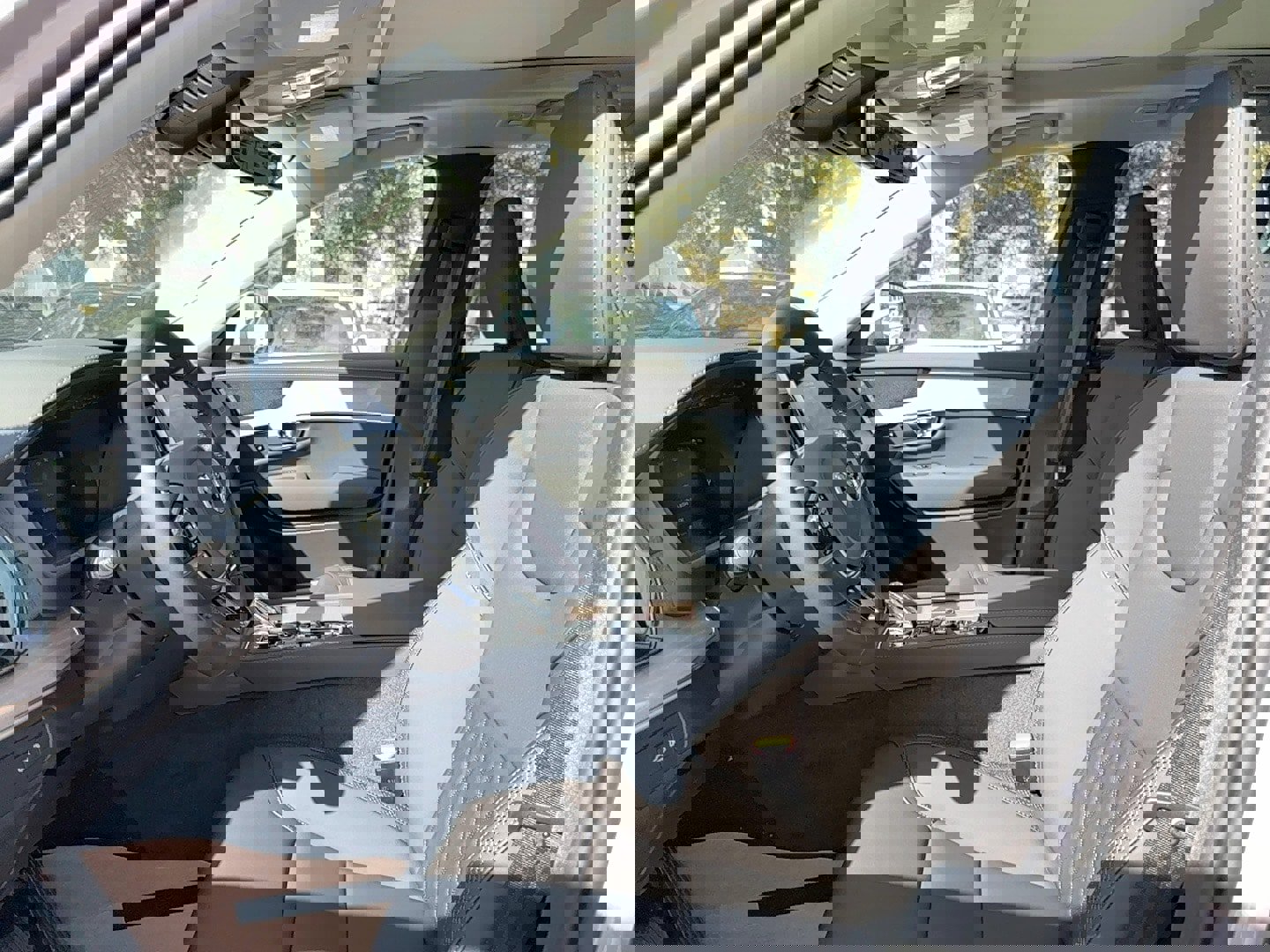 New 2026 Volvo XC90 T8 Plus image 13