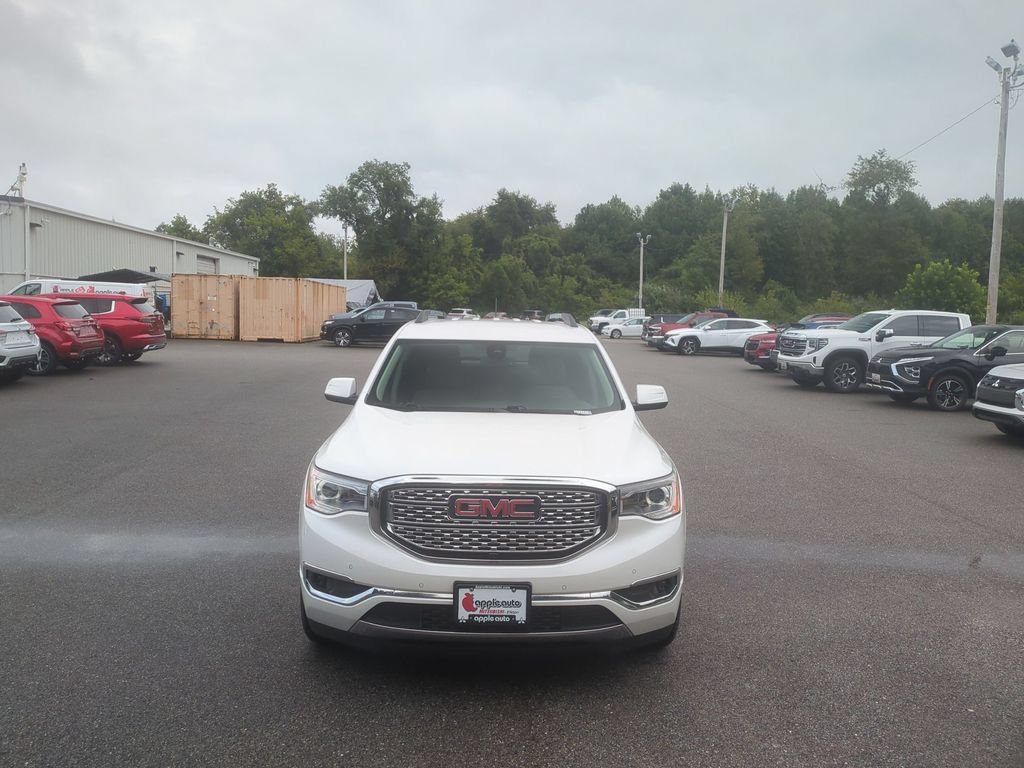 Used 2019 GMC Acadia Denali w/ Technology Package FWD image 2