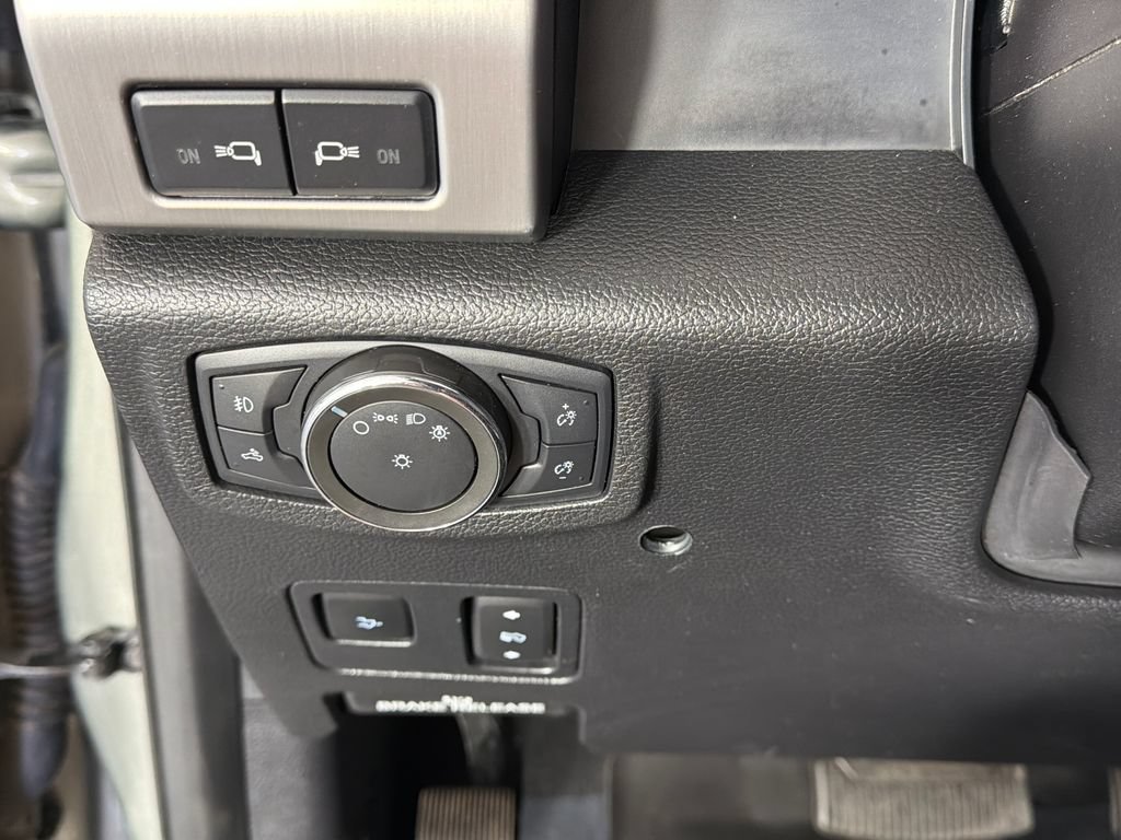 Used 2020 Ford F350 Platinum AWD/4WD image 16