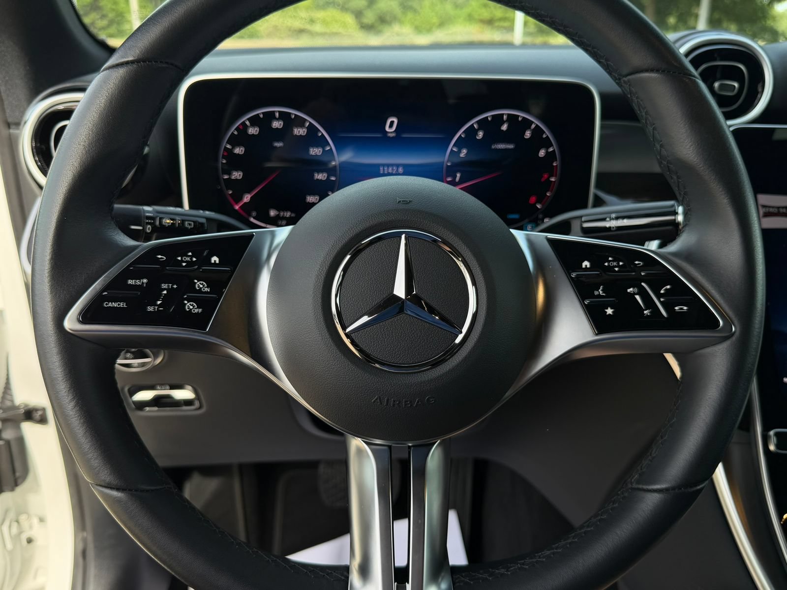 Used 2025 Mercedes-Benz GLC 300 image 20
