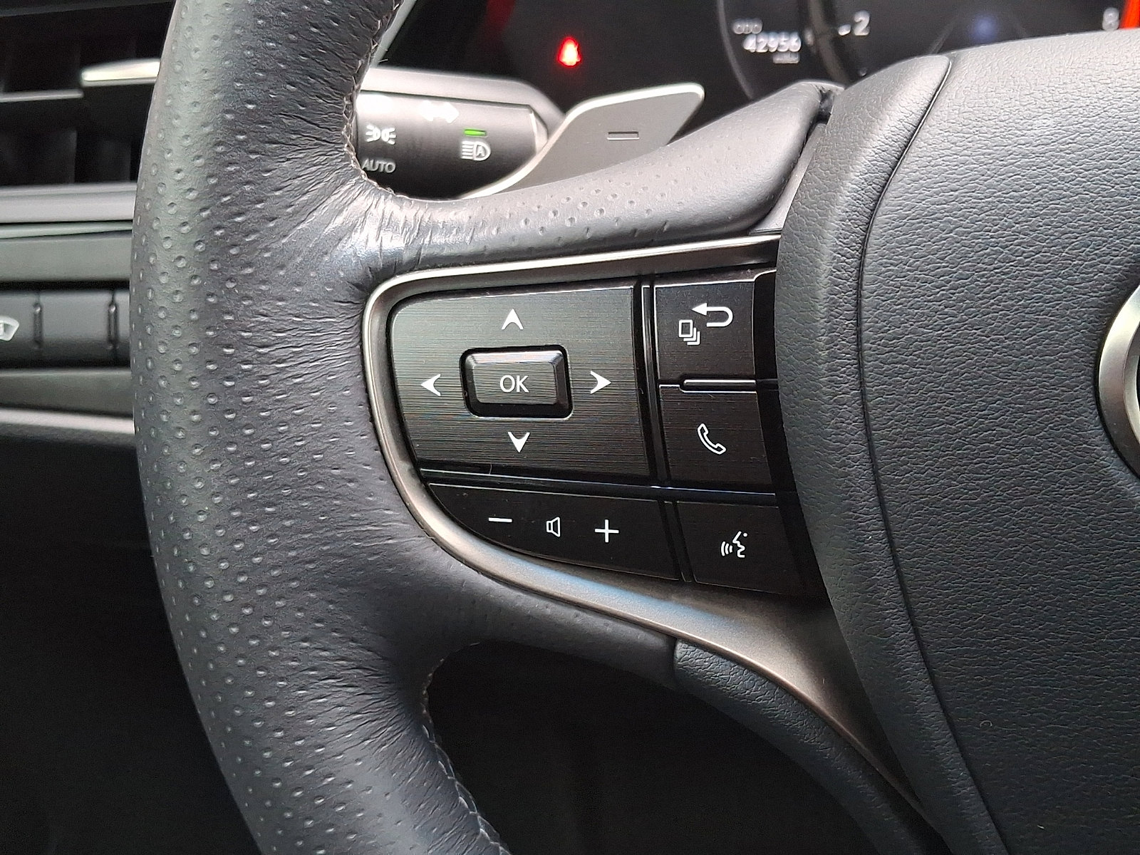 Certified 2022 Lexus ES 350 F Sport w/ Accessory Package 2 image 23