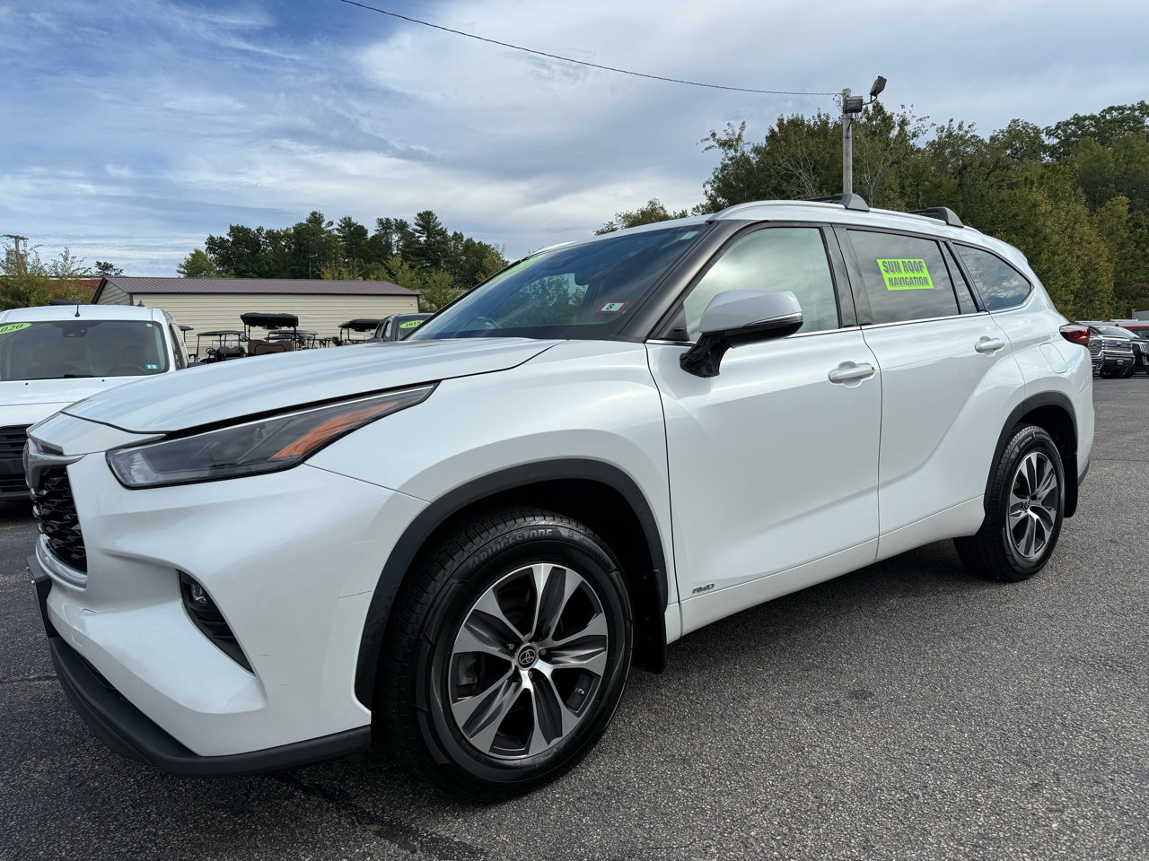 Used 2022 Toyota Highlander XLE image 1