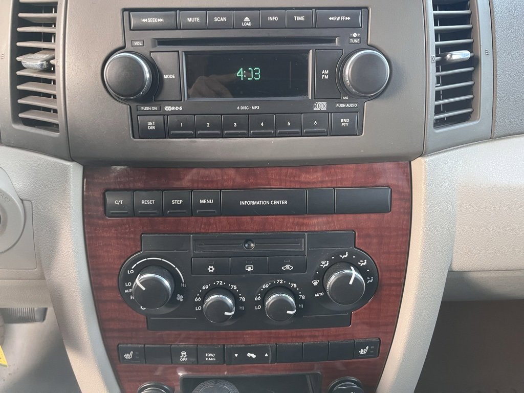 Used 2007 Jeep Grand Cherokee Limited w/ Trailer Tow Group IV image 16