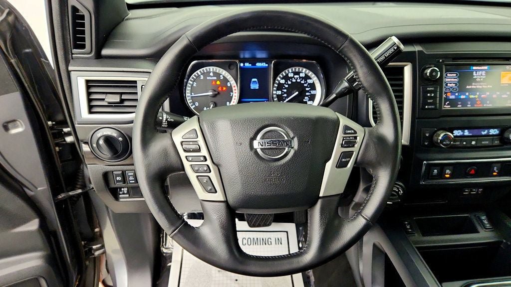 Used 2019 Nissan Titan SV w/ SV Convenience Package AWD/4WD image 12