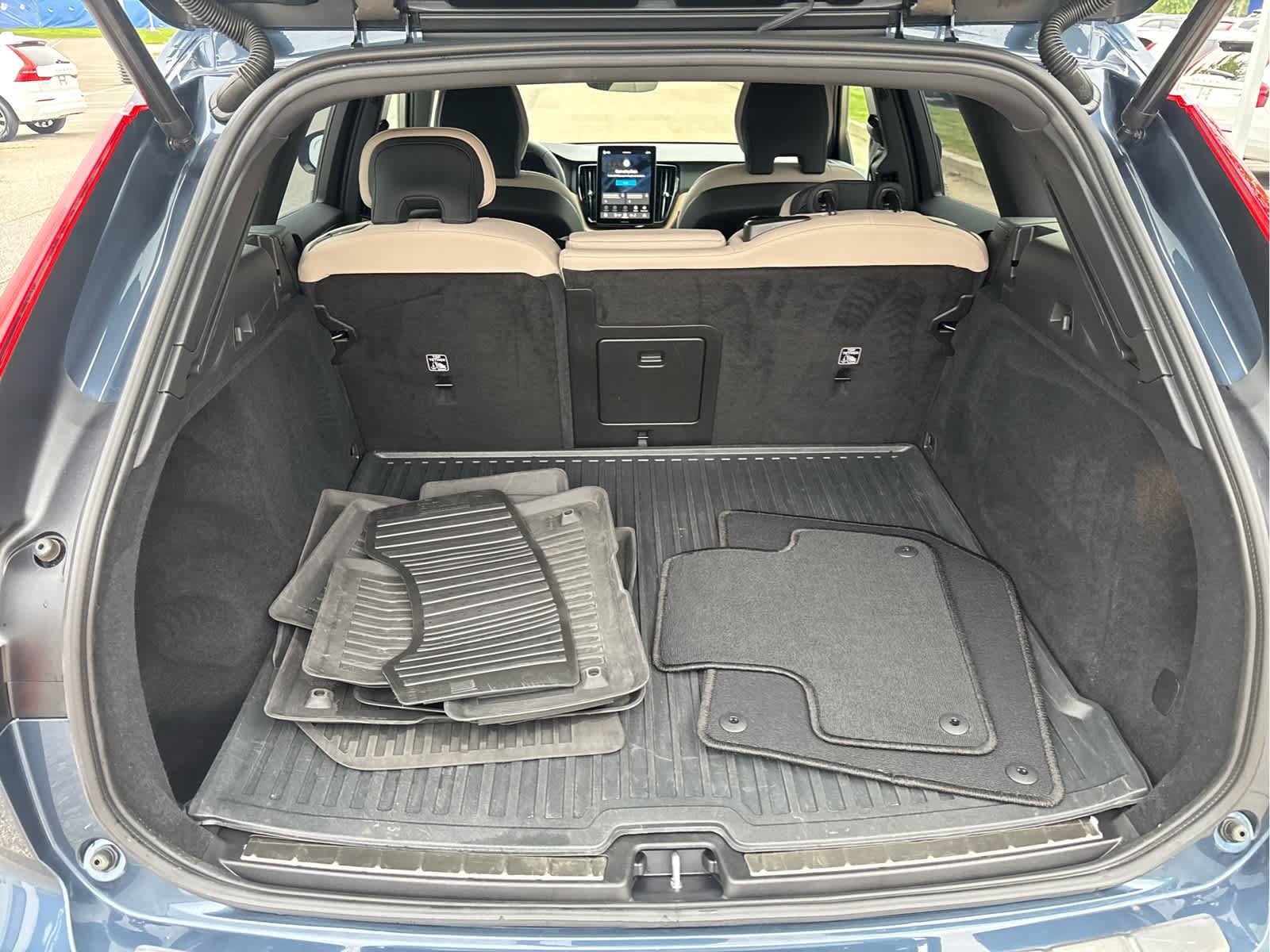 Used 2026 Volvo XC60 B5 Plus AWD/4WD image 15