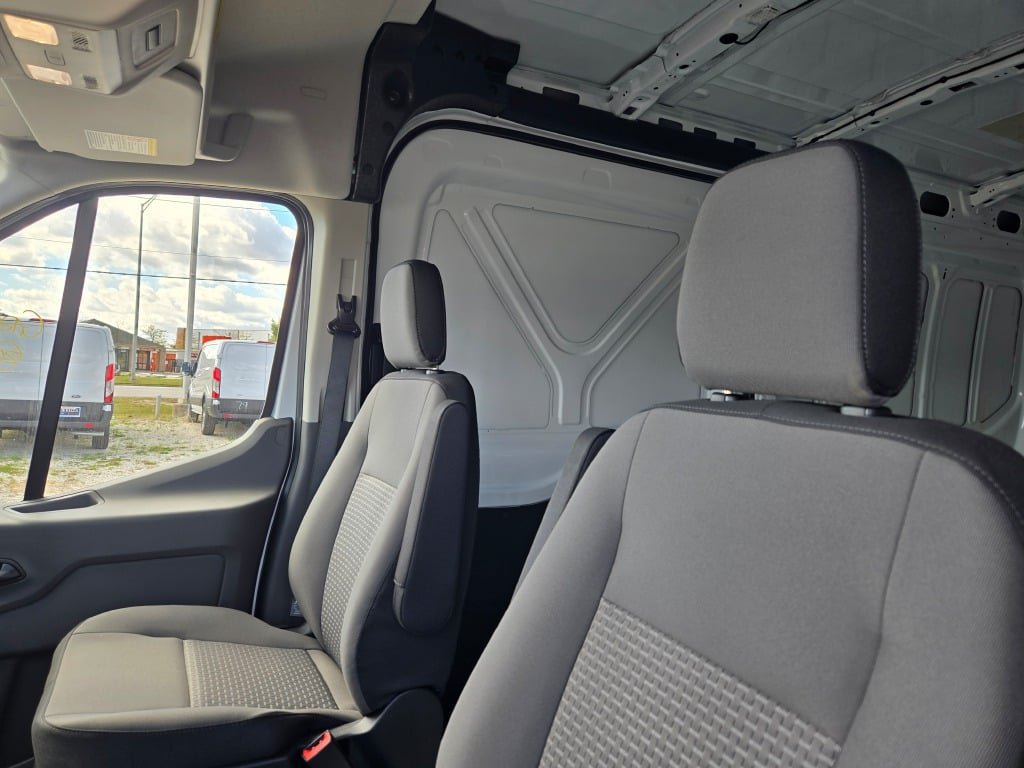 New 2026 Ford Transit 250 148 Medium Roof RWD image 12