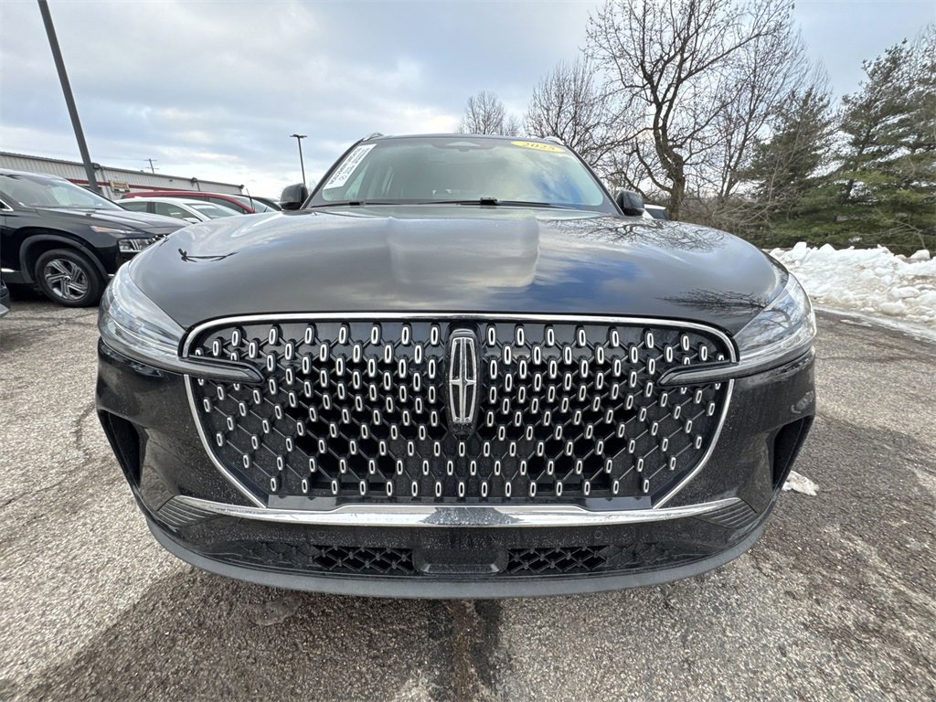 Used 2025 Lincoln Aviator AWD image 28
