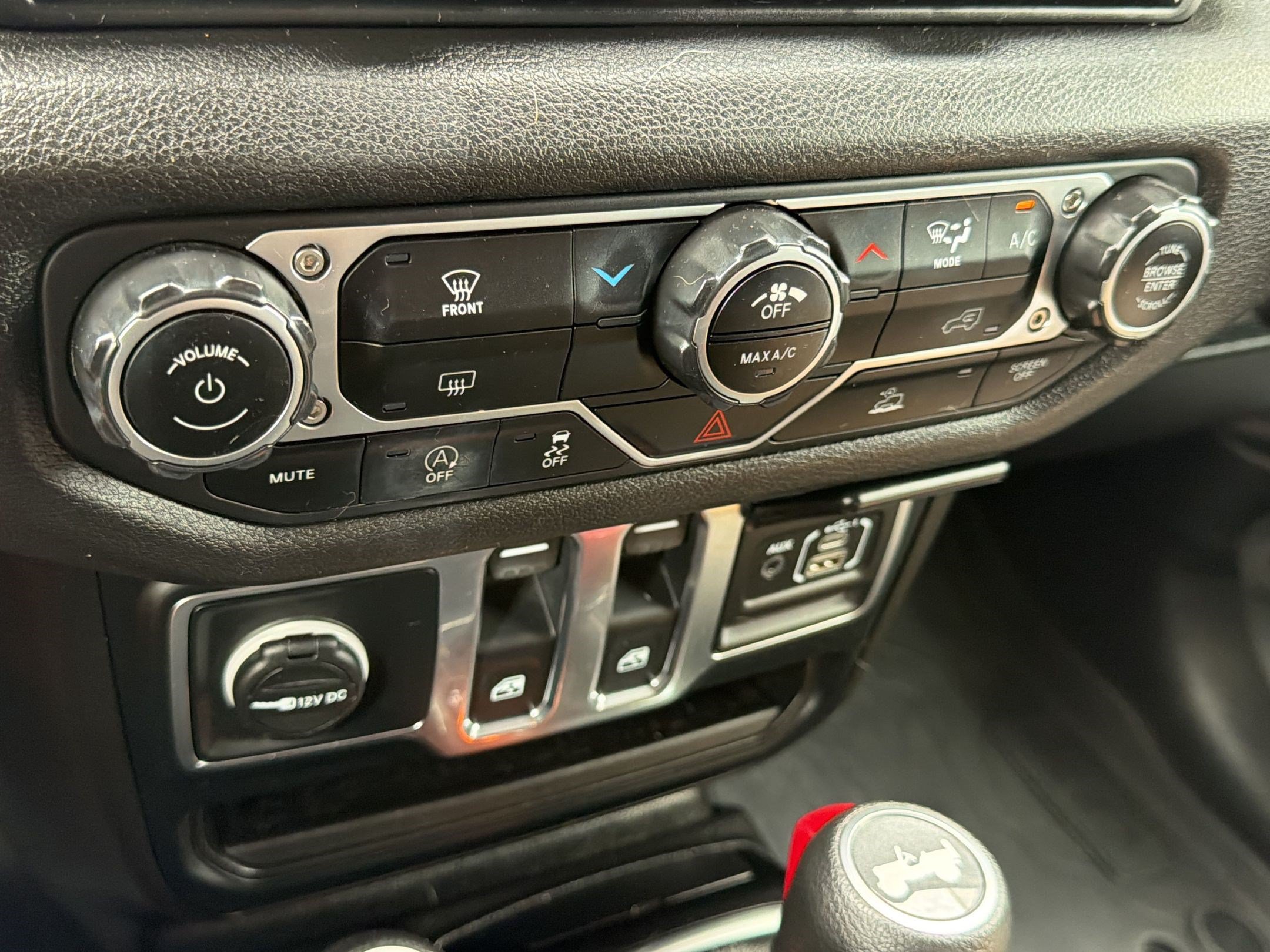 Used 2024 Jeep Wrangler Sport AWD/4WD image 18