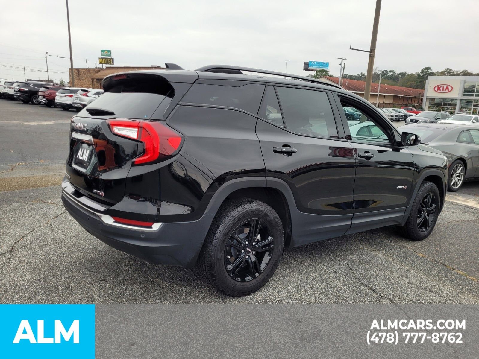 Used 2024 GMC Terrain AT4 image 12