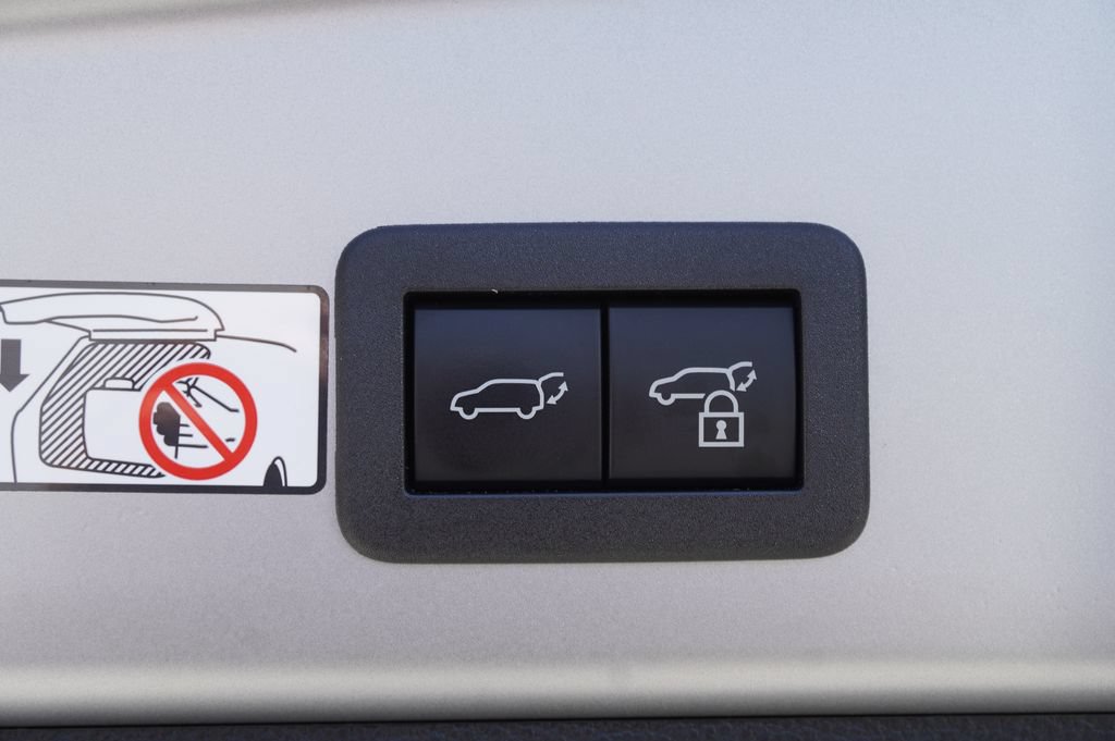 Certified 2026 Toyota Corolla Cross XLE w/ Convenience Package FWD image 9