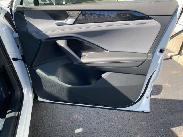 New 2025 Volkswagen Tiguan SE image 44