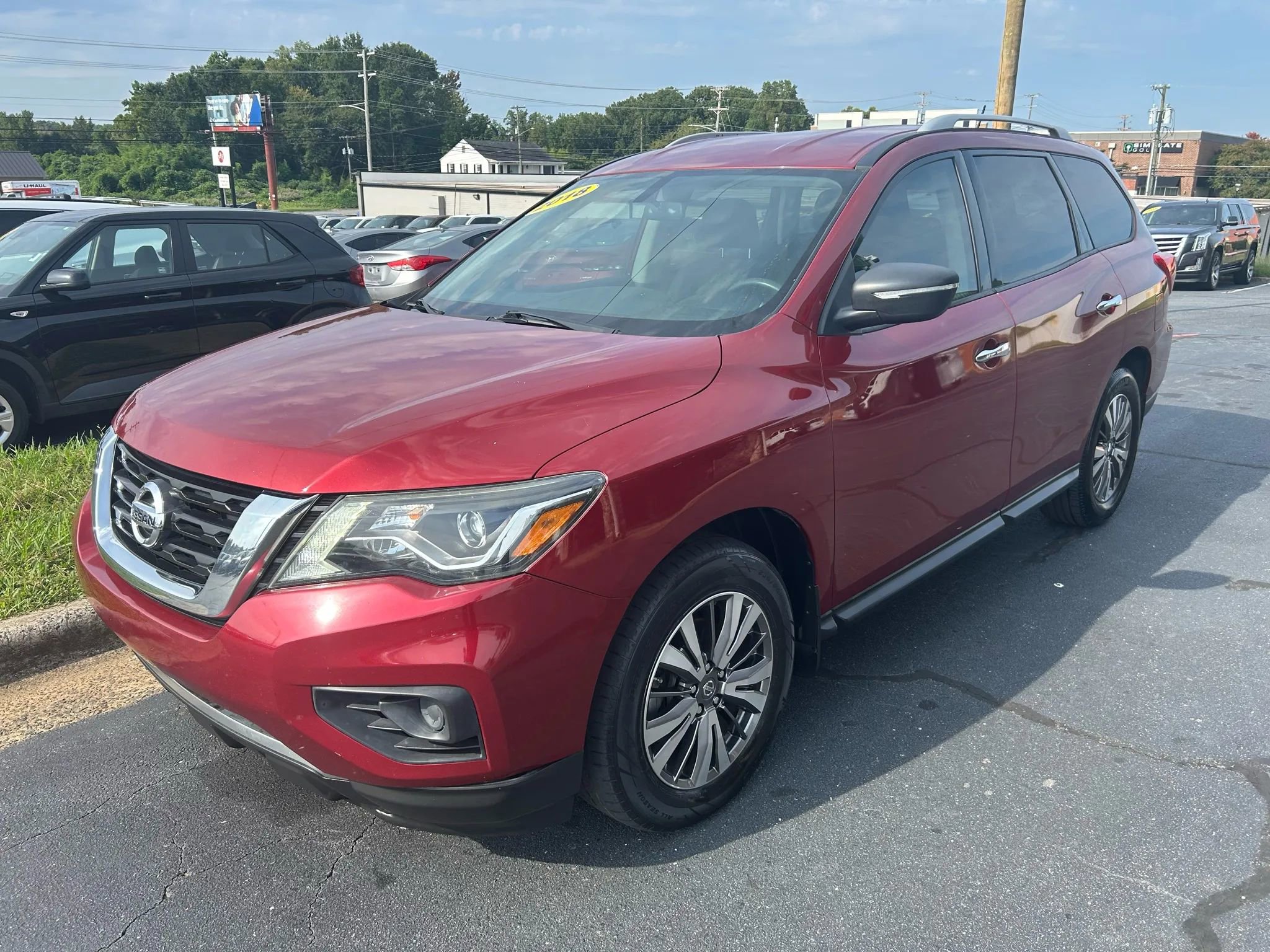 Used 2018 Nissan Pathfinder S image 3