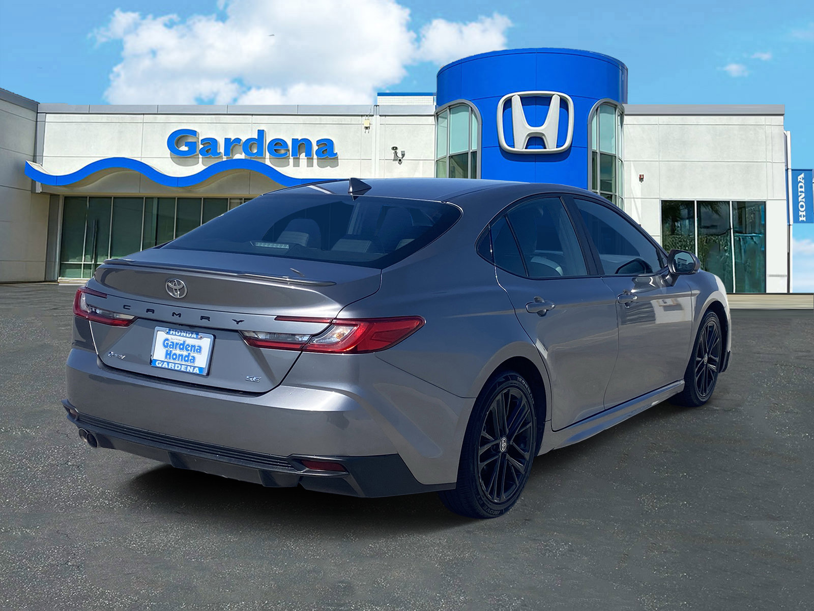 Used 2025 Toyota Camry SE FWD image 6
