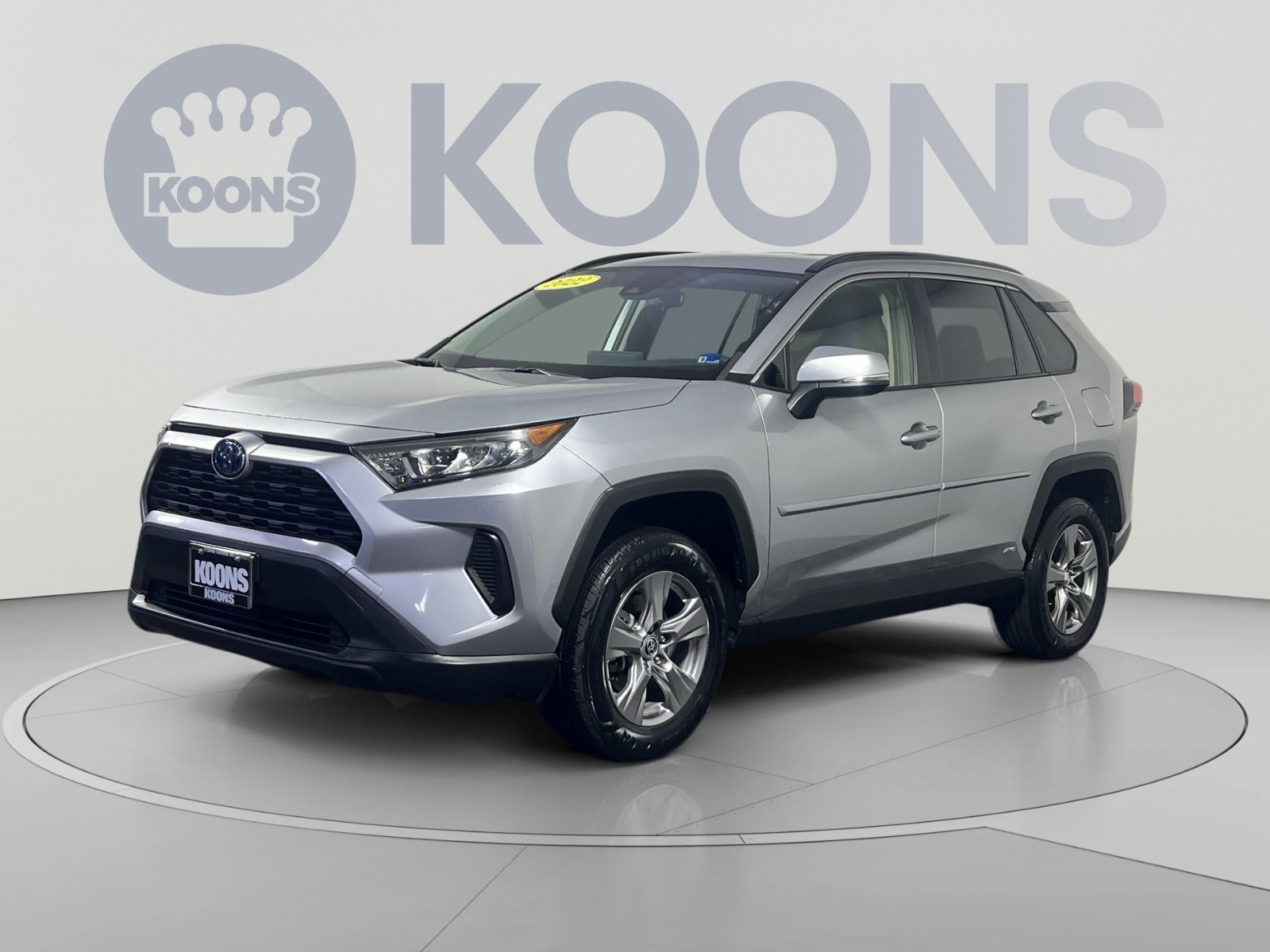 Used 2022 Toyota RAV4 LE AWD/4WD image 1