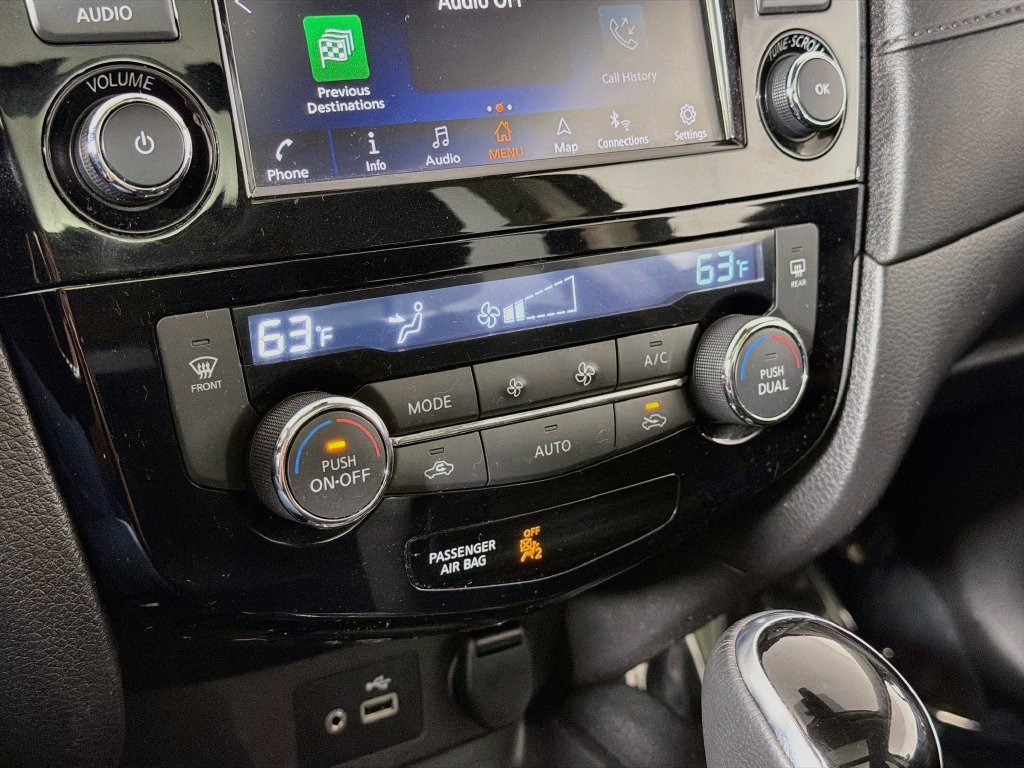 Used 2019 Nissan Rogue SV w/ Sun & Sound Touring Package AWD/4WD image 16