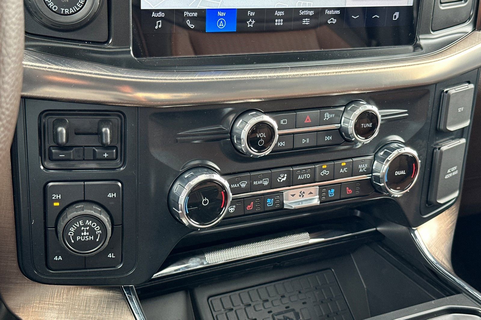 New 2026 Ford F150 King Ranch w/ Equipment Group 601A High AWD/4WD image 19