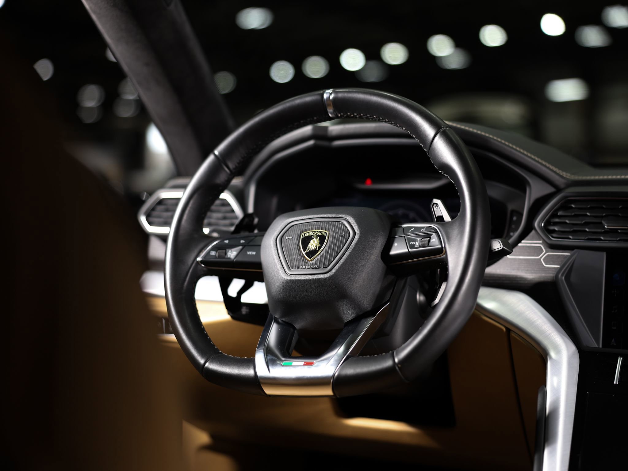 Used 2019 Lamborghini Urus image 50