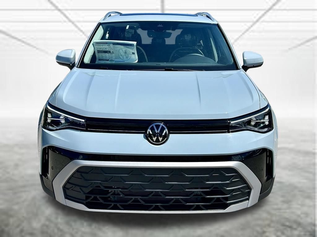 New 2026 Volkswagen Taos SE FWD image 2