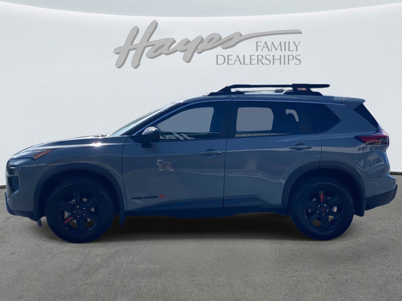 Used 2025 Nissan Rogue SV image 9