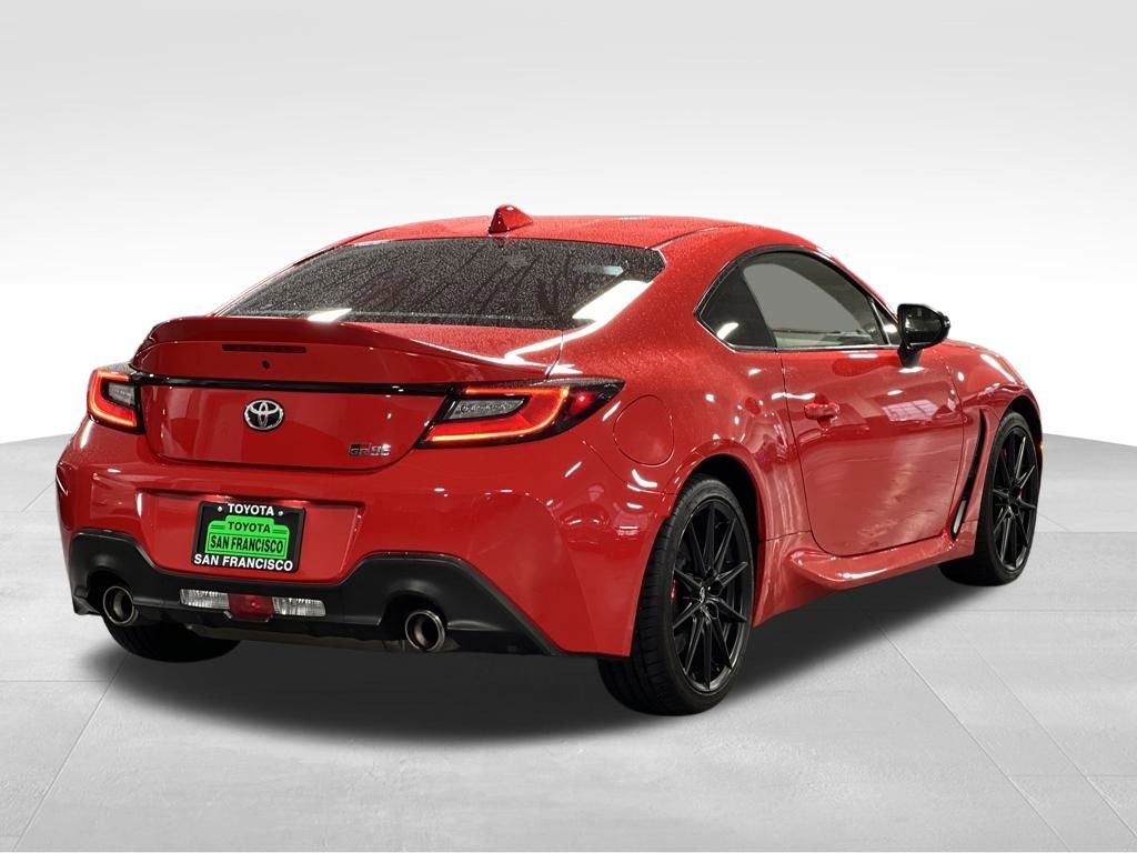 Certified 2024 Toyota GR86 Premium w/ Performance Package image 5