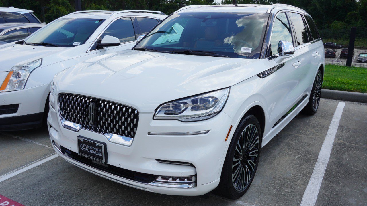 Used 2020 Lincoln Aviator Black Label w/ Class IV Trailer Tow Package AWD/4WD image 2