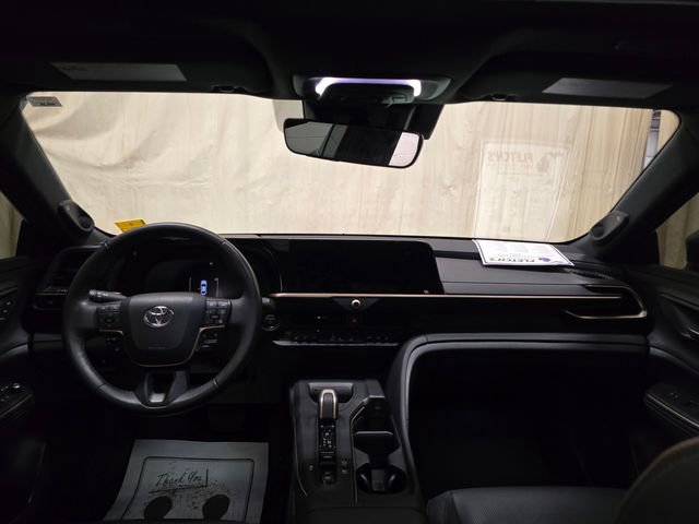 Used 2023 Toyota Crown Limited w/ Advanced Technology Package image 29