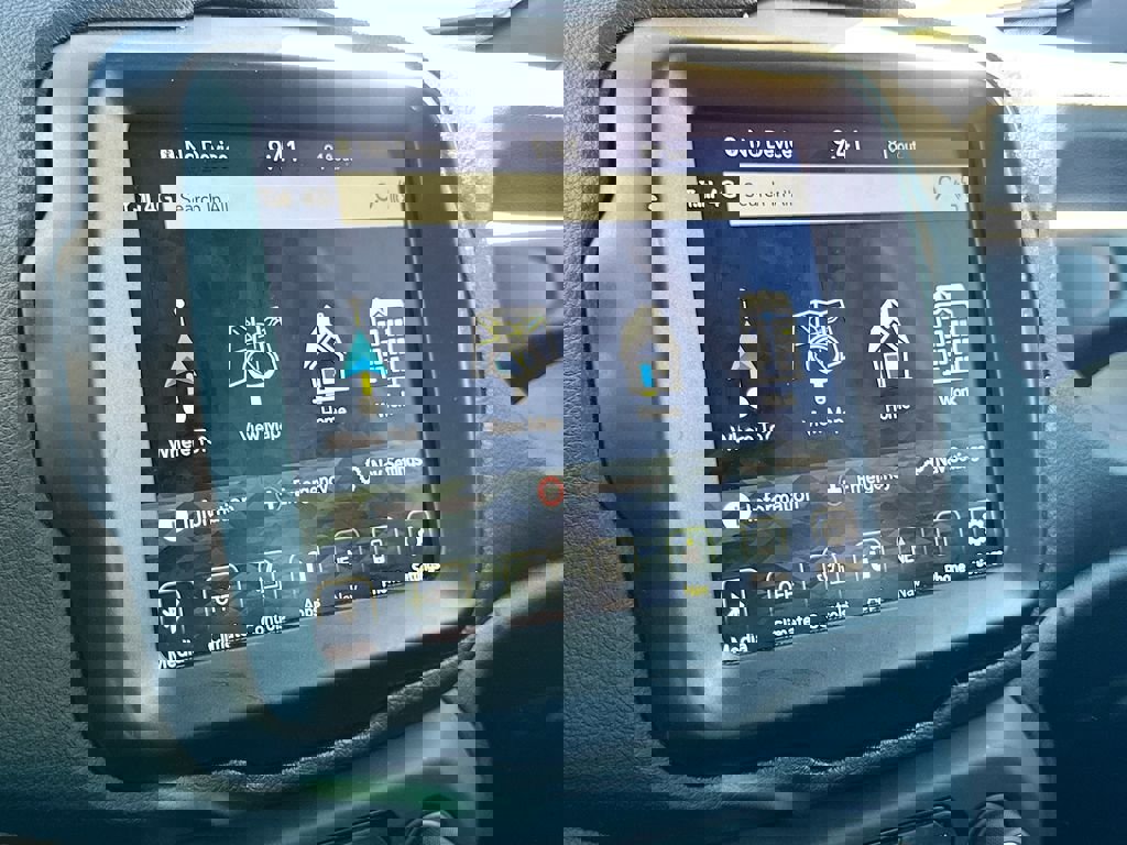 Used 2023 Jeep Renegade Latitude w/ Premium Group image 26