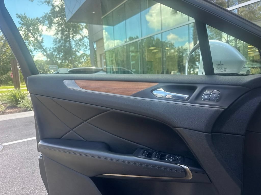 Used 2019 Lincoln MKC Reserve w/ MKC Climate Package AWD/4WD image 12