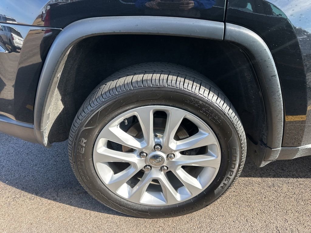 Used 2017 Jeep Grand Cherokee Limited image 10