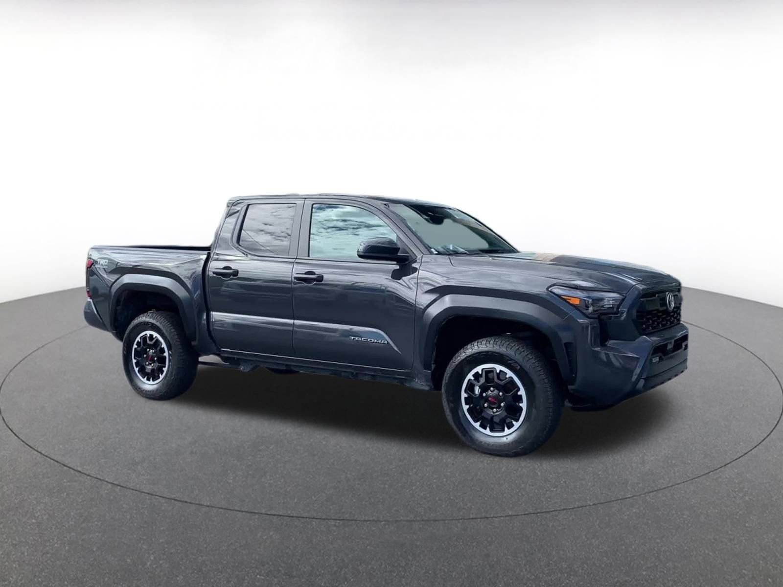 Used 2025 Toyota Tacoma TRD Off-Road image 2