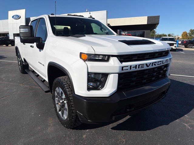 Used 2021 Chevrolet Silverado 2500 Custom w/ Custom Value Package AWD/4WD image 2